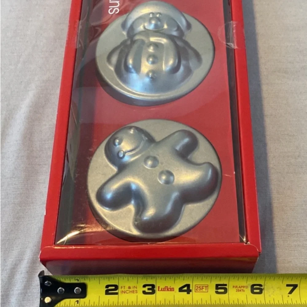 Crate & Barrel Holiday Cakelette Pans